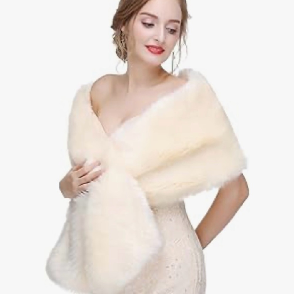 Sleeveless faux fur shawl